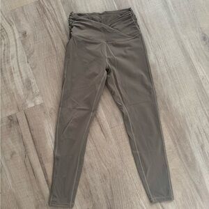 High-Waist Ruched Leggings - Olive